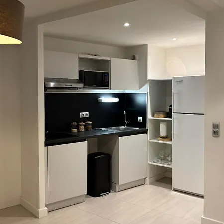 Bel Dans De Standing Apartment